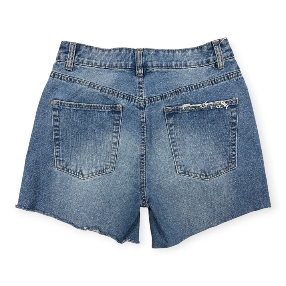 Refuge Denim | Size 5 | Medium Wash Distressed High-Rise Mom Jean Cutoff Shorts - Picture 4 of 6